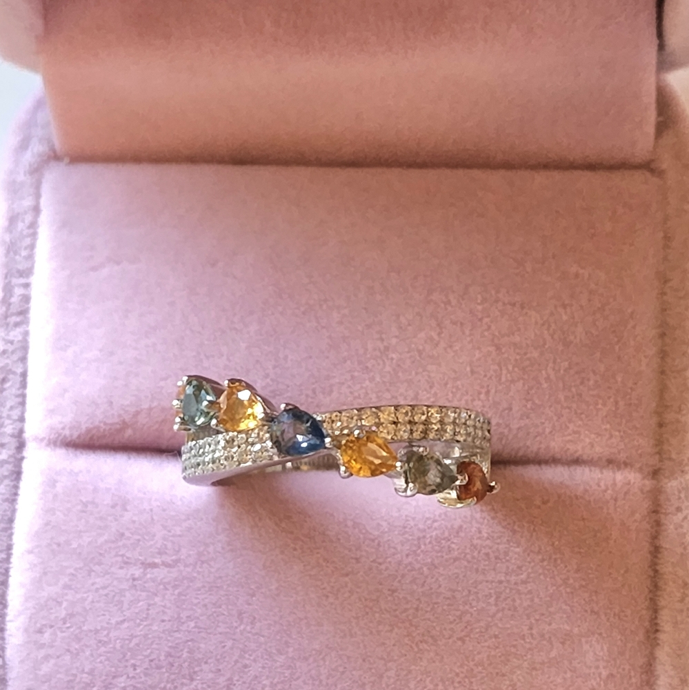 Pear Sapphire 4x3mm Size 6.5